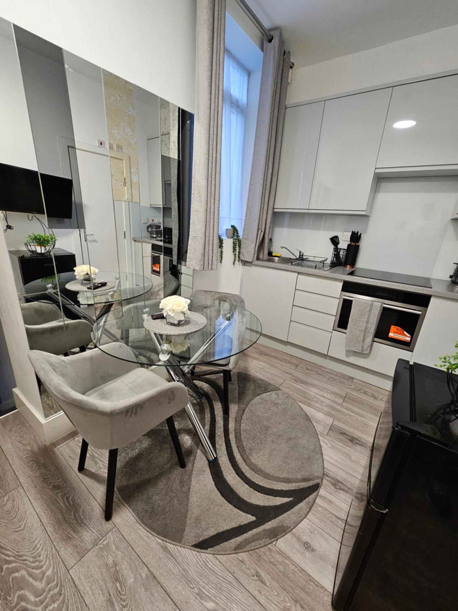 Large Studio Apartment 30 Mins To Oxford Street London Exterior photo